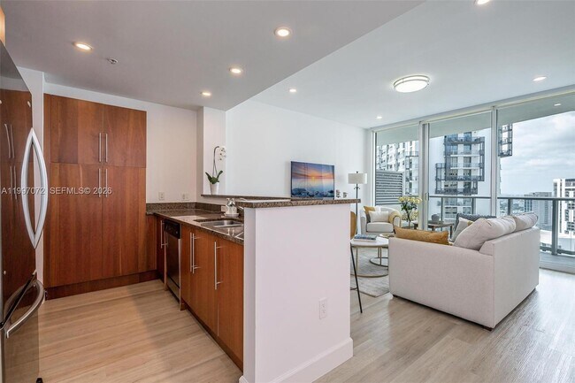 Foto del edificio - 300 S Biscayne Blvd