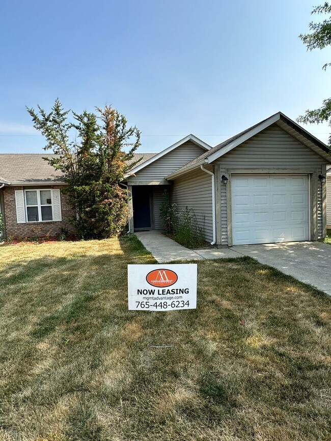 Building Photo - 2704-2706 Plaza Ln