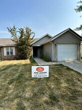 Building Photo - 2704-2706 Plaza Ln