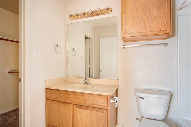 Building Photo - 1213 Lovett St