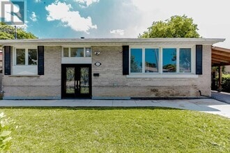 Building Photo - 215 JEFFCOAT Dr