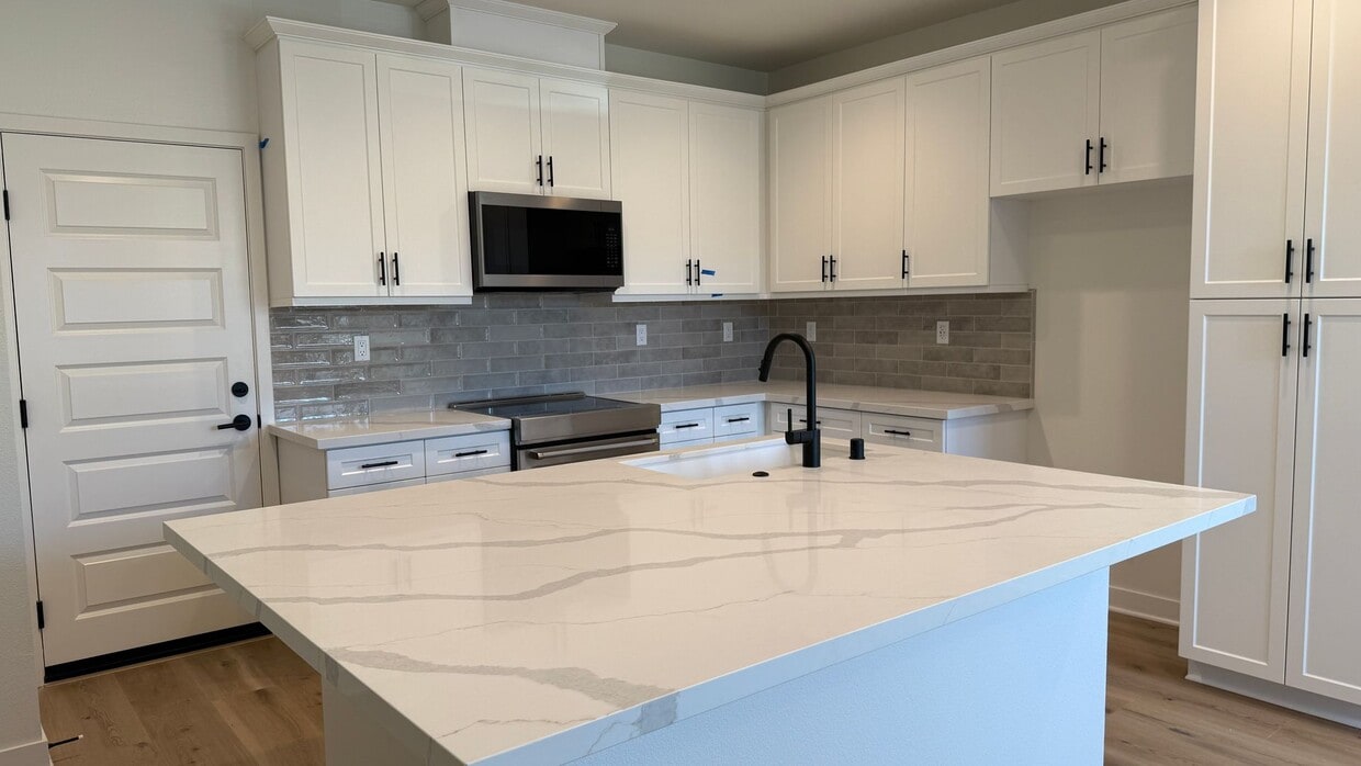 Primary Photo - Stunning 3 bedroom, 2.5 bathrooms, 2 story...