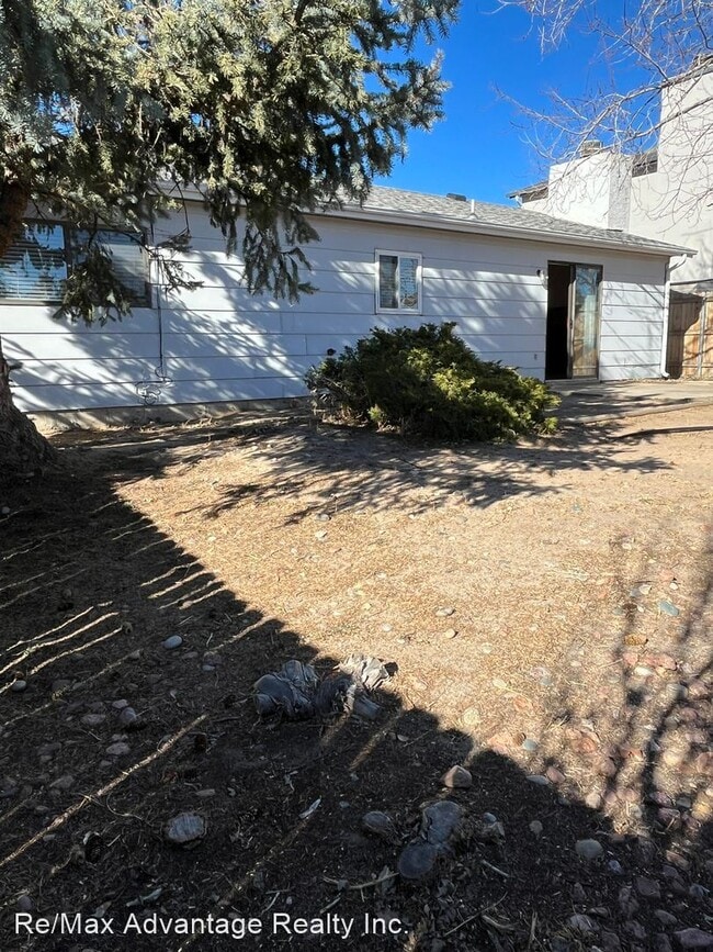 Building Photo - 3 br, 1 bath House - 3975 Beltana Drive