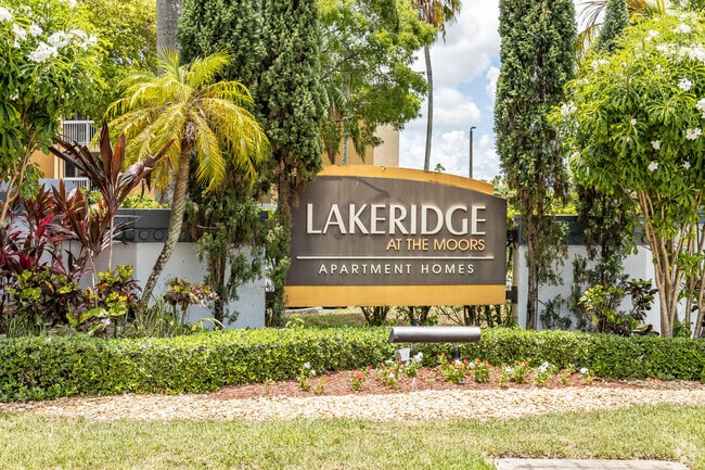 Building Photo - Lakeridge at the Moors