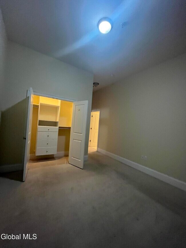 Foto del edificio - 256 Broadway