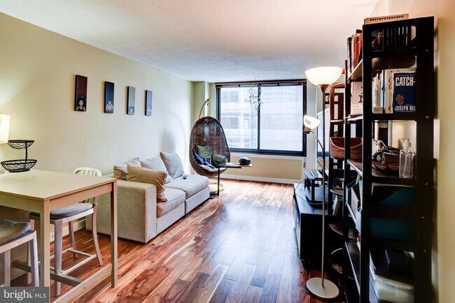 Foto del edificio - 1301 20th St NW