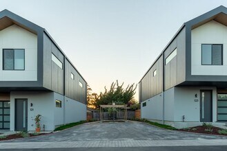 Building Photo - 103 Darlington Ln