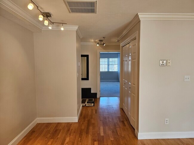 Foto del edificio - 10 Forge Pond