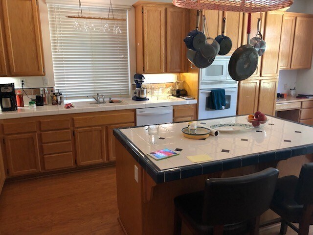 Foto del edificio - Charming 5 Bed/3 bath home in the highly d...