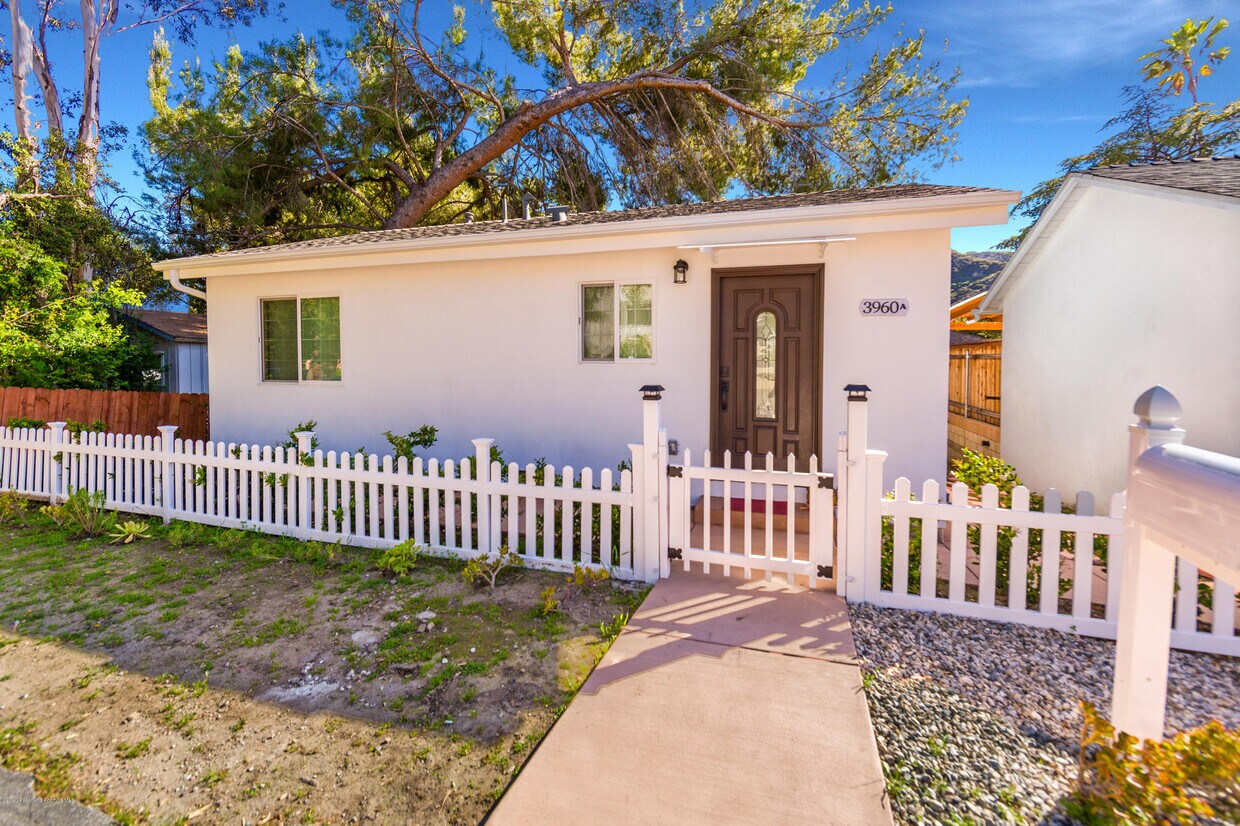 Foto principal - 3960 Mayfield Ave