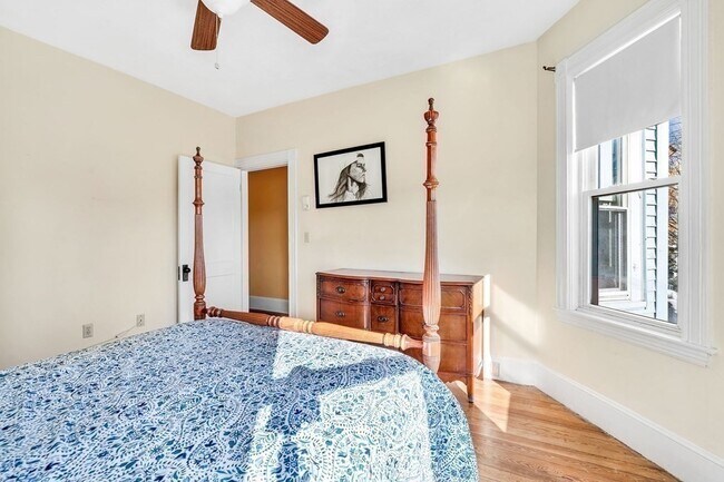 Foto del edificio - 10 Bucknam St