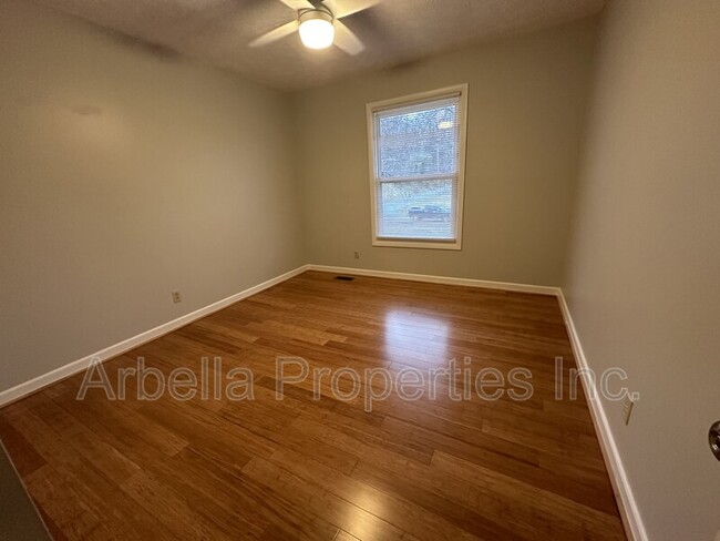 Building Photo - 331 Ridgefields Rd