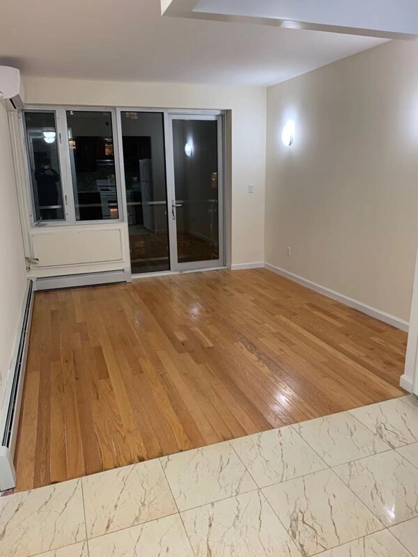 Foto del edificio - 136-21 Latimer Pl
