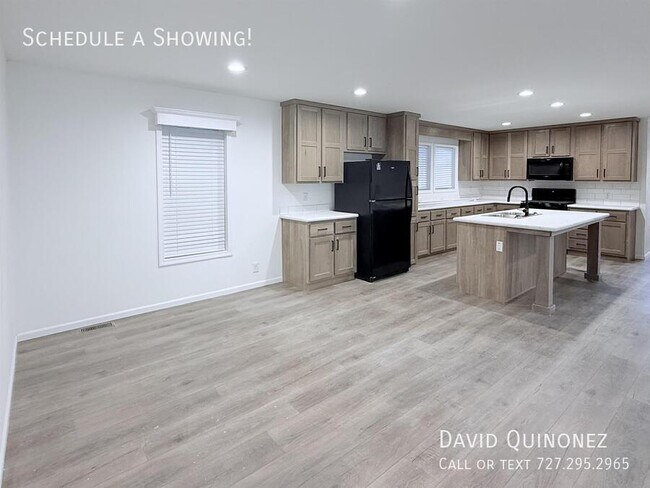 Foto del edificio - 6198 West Adams-