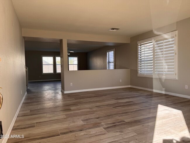 Foto del edificio - 2719 S Sailors Way