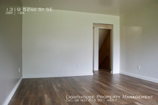 Building Photo - Two Bedroom Duplex in Kentwood