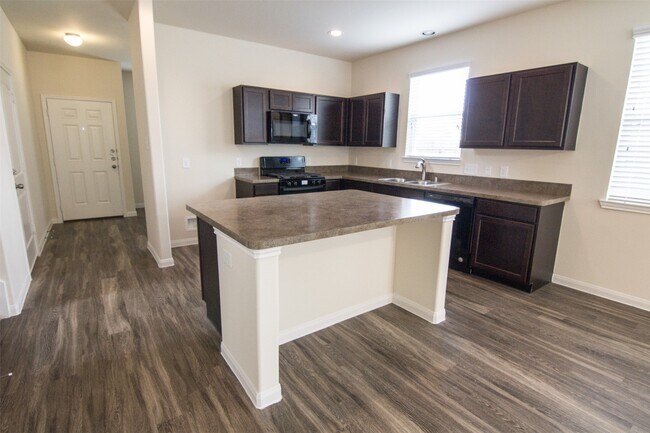 Building Photo - 3783 Lake Bend Shore Dr