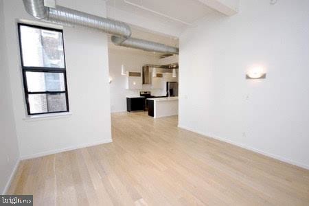 Primary Photo - 726 Market St