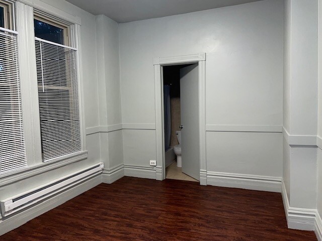 Building Photo - 116 Center St