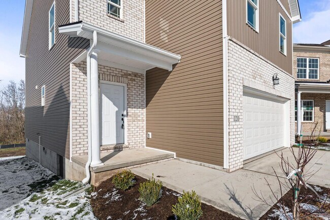 Foto del edificio - 120 Lambert Fld