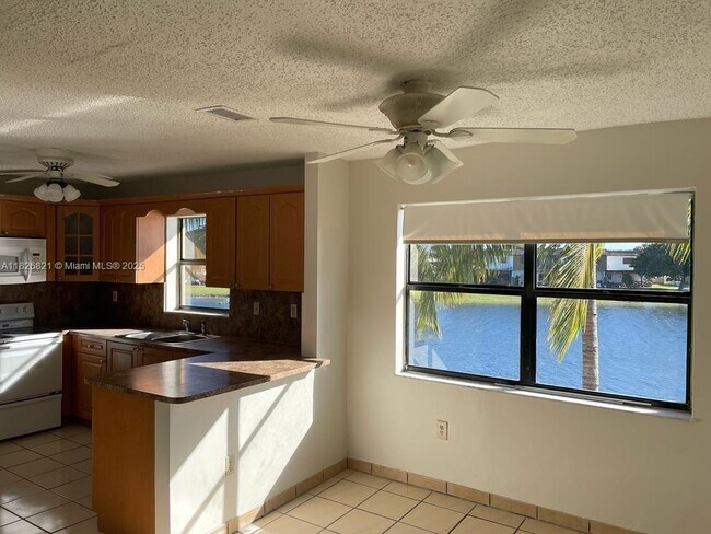 Foto del edificio - 6862 NW 173rd Dr