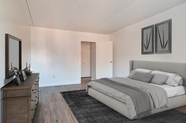 Foto del edificio - 50-56 Broadlawn Dr