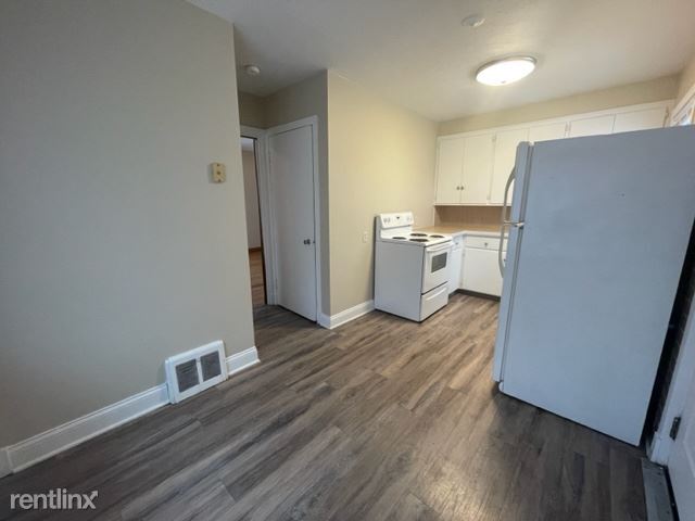 Building Photo - 3 br, 1 bath House - 637 Edison Ave