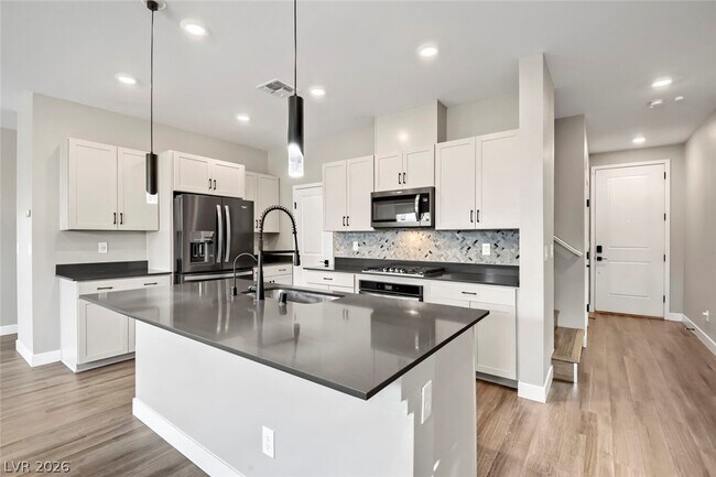 Foto del edificio - 7110 Cass Ave