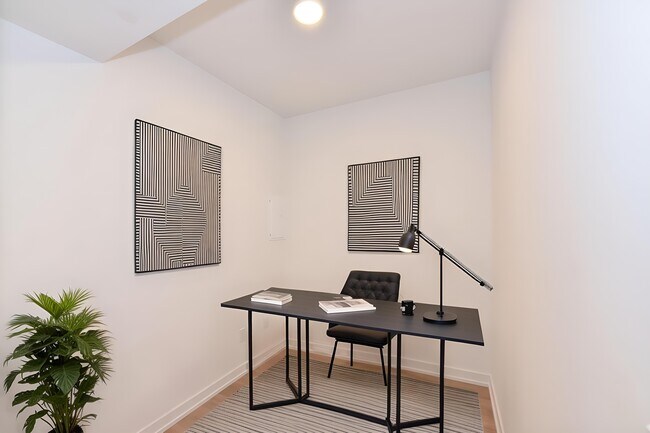 Photo du bâtiment - 150 Logan Ave