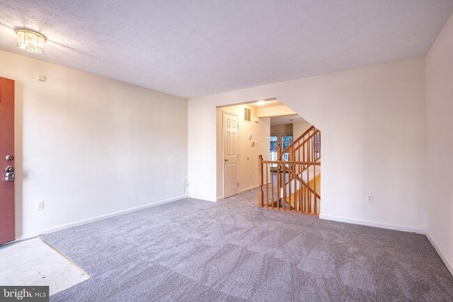 Foto del edificio - 5 Weyanoke Ct