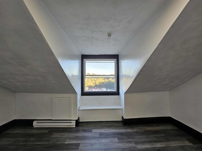 Beautiful 4 Bed, 1 Bath Home for Rent- Spa... - Beautiful 4 Bed, 1 Bath Home for Rent- Spa...