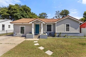 Building Photo - 3525 Kellis St