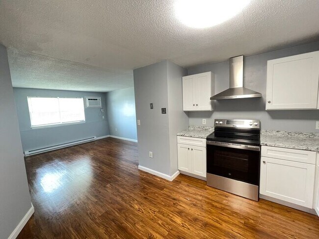 Building Photo - 179 Loudon Rd