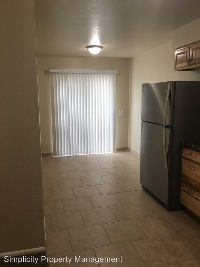 Foto del edificio - 3 br, 1 bath House - 820 W 1175 S