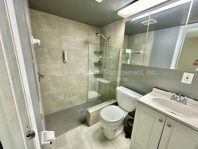 Building Photo - 1301 S Howard Ave