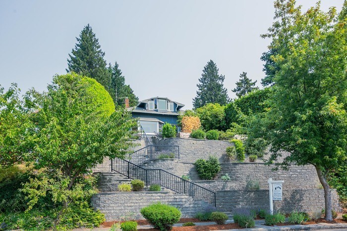 Foto principal - 3052 46th Ave SW