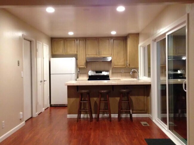 Building Photo - 440 Palmetto Drive