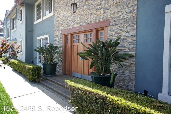 Foto del edificio - 2469 S Robertson Blvd
