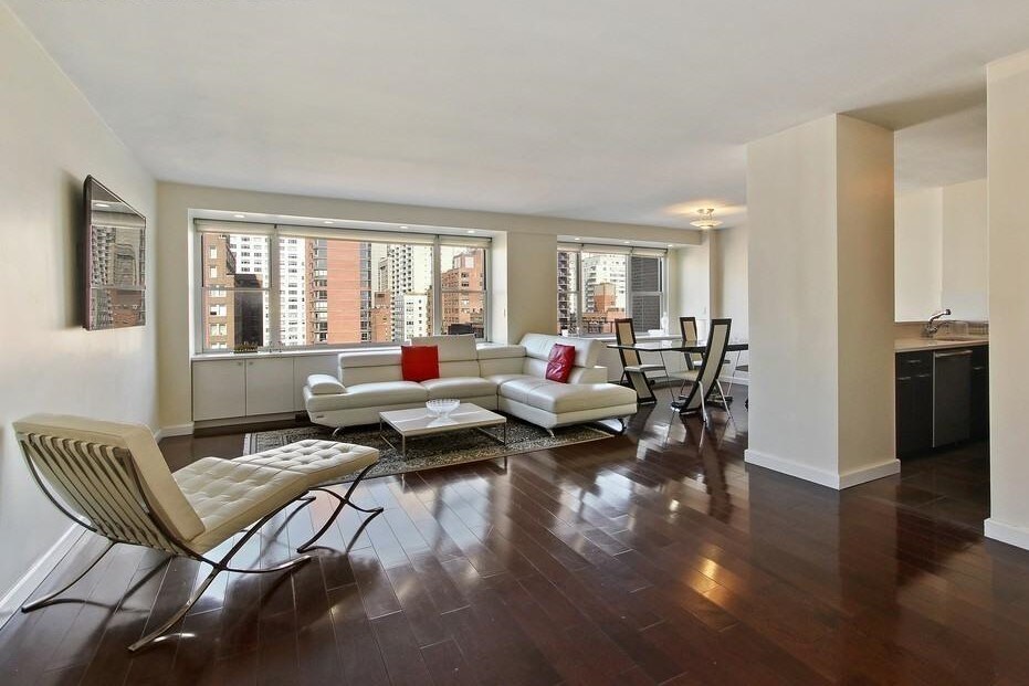 Primary Photo - 340 E 64th St