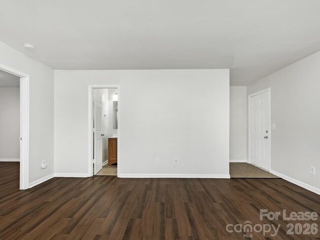 Foto del edificio - 2611 Holton Ave