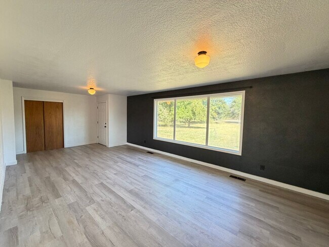 Foto del edificio - 27840 7 Mile Ln