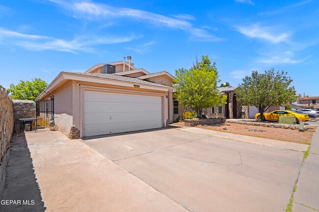 Foto del edificio - 5009 Cedar Sands Ln