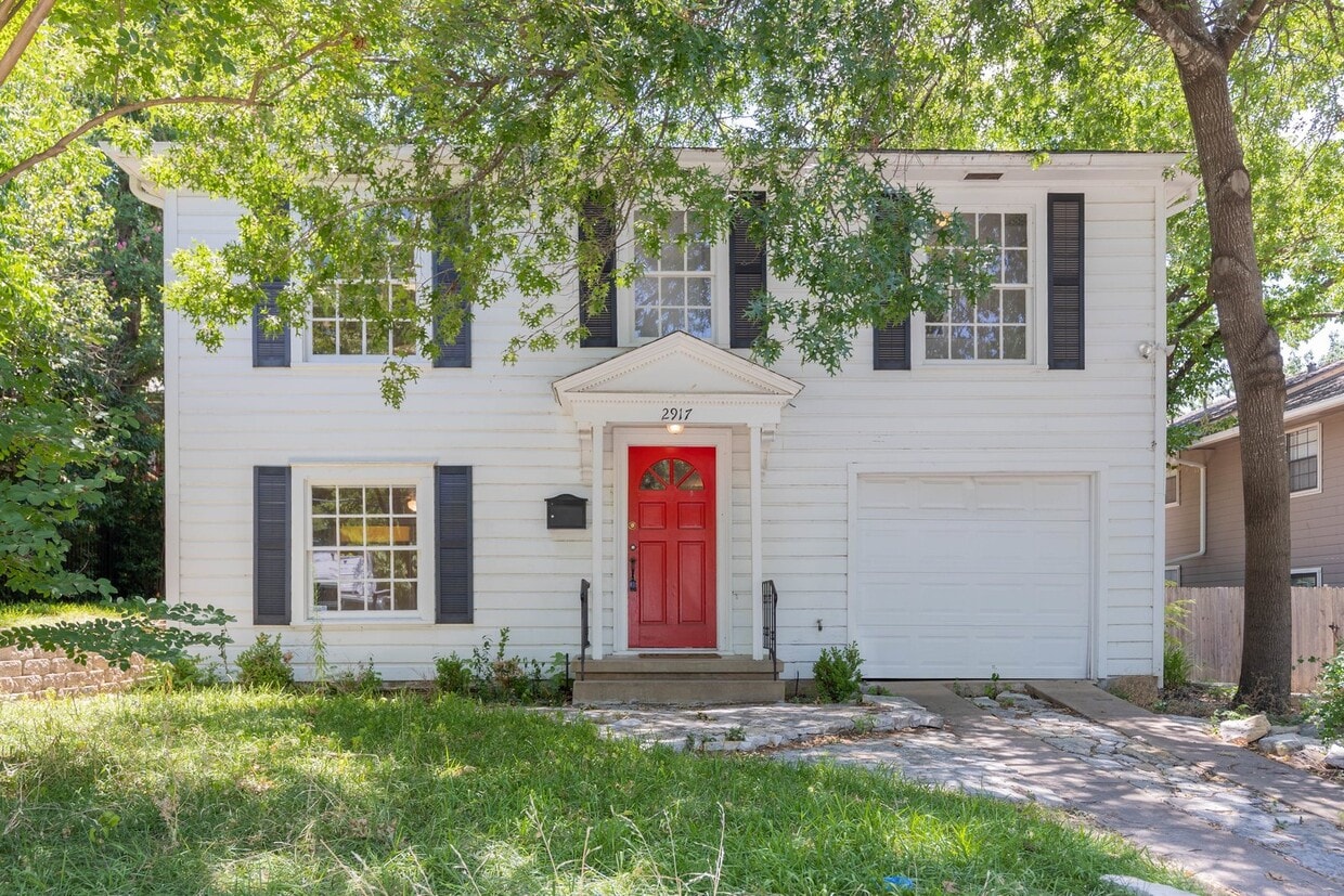 Primary Photo - 2917 Pearl #A12 - Charming 2 story, 3-bedr...