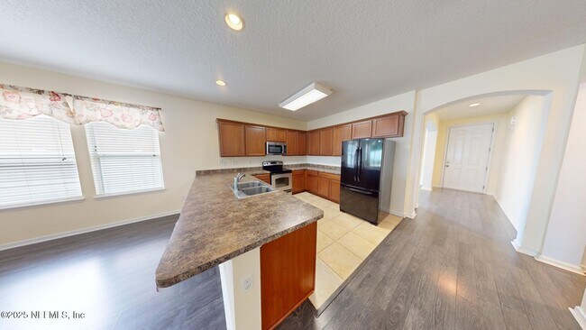 Foto del edificio - 15707 Lexington Park Blvd