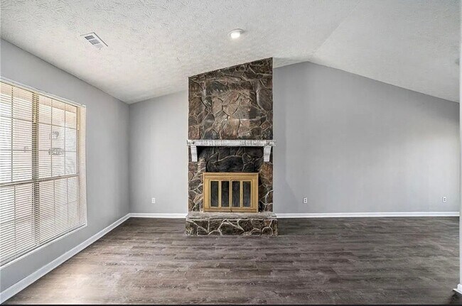 Foto del edificio - 5474 Glen Haven Dr