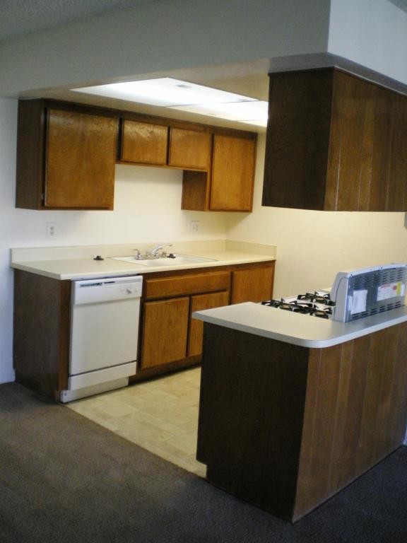 Foto del edificio - 2461 W. Acacia Ave.