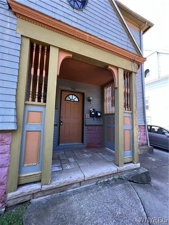 Foto del edificio - 590 Richmond Ave