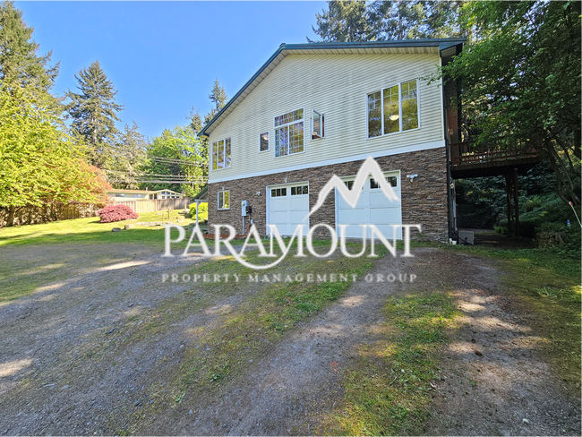Building Photo - Spacious 4,600+sqft 5 Bedroom in Bremerton!