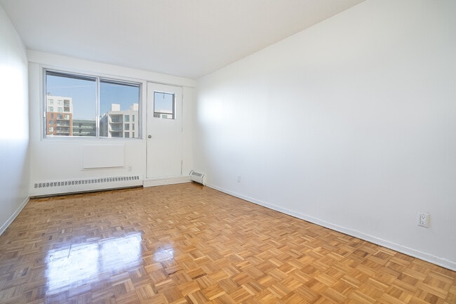 Living Room 2 - 5455 Rue de Terrebonne
