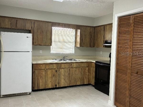 Building Photo - 2118 W Comanche Ave
